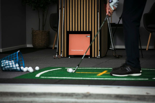 Lezione con Trackman: i dati del colpo sullo schermo
